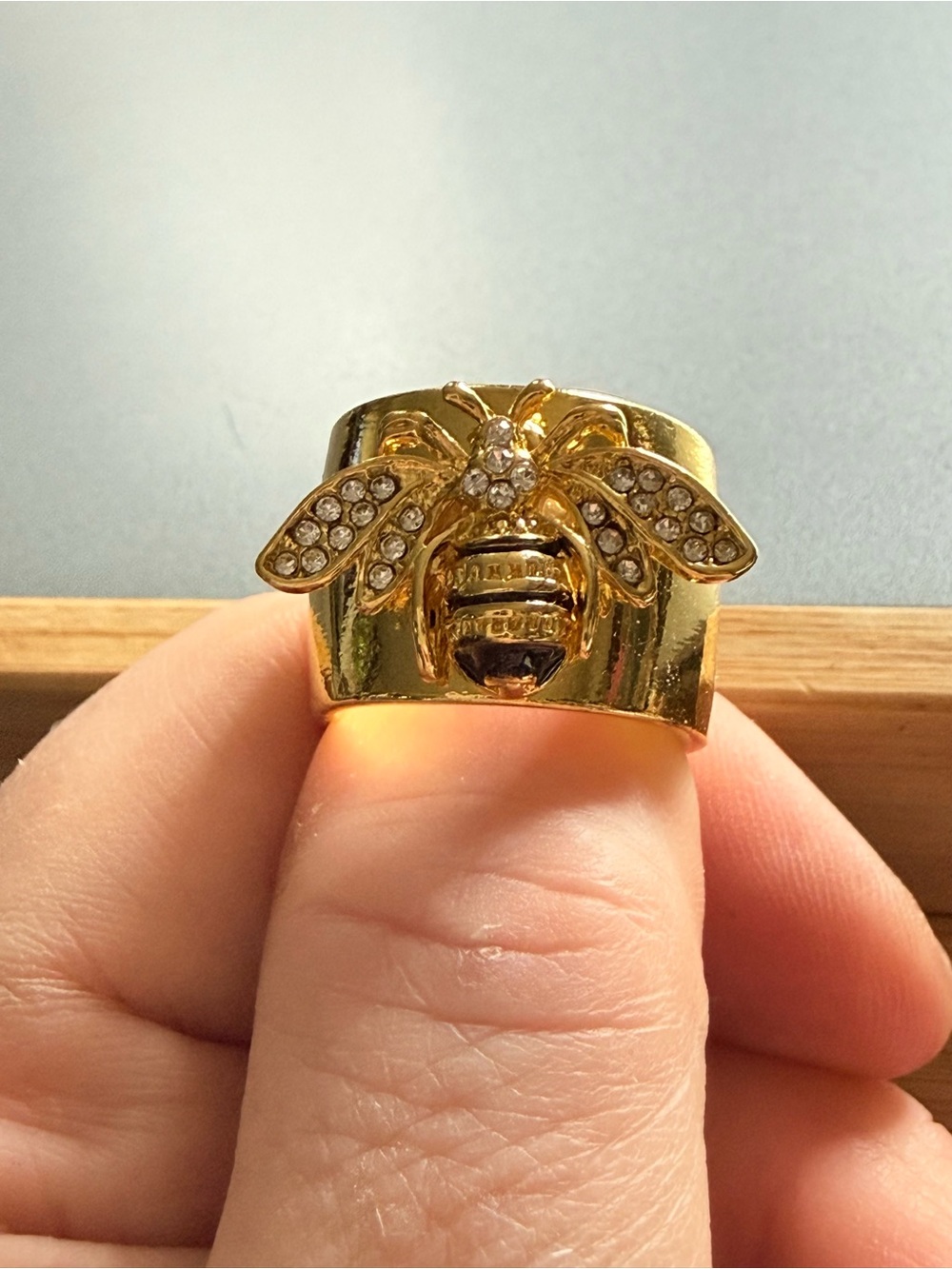 🐝 Gold Tone Bee Statement Ring with Rhinestone Accents - Picture 4 of 11